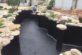 Mách bạn 3 cách chống thấm hồ cá koi hiệu quả